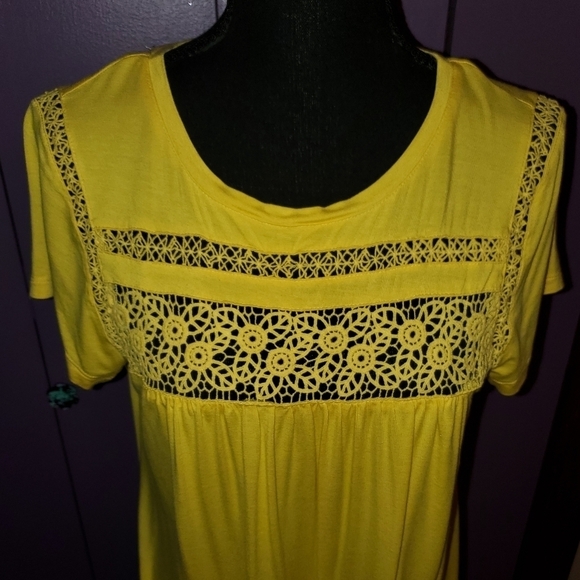 CUPIO Yellow top with crochet accent EUC - Picture 5 of 5